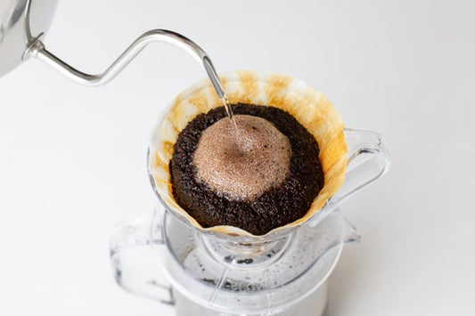 ハンドドリップのコーヒー量・お湯の比率って？1杯から2杯分の適正量とCAFEC流の美味しい計算方法をご紹介！